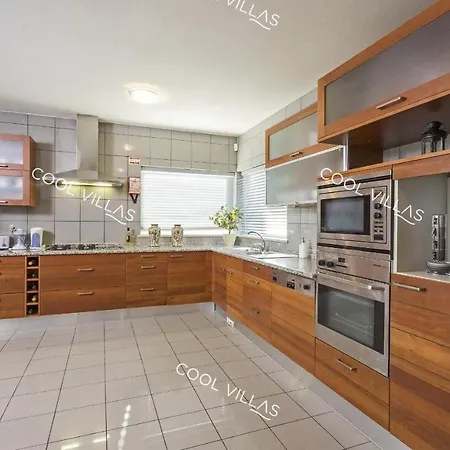 فيلة Gardenia - Sea View, Wifi, Games *