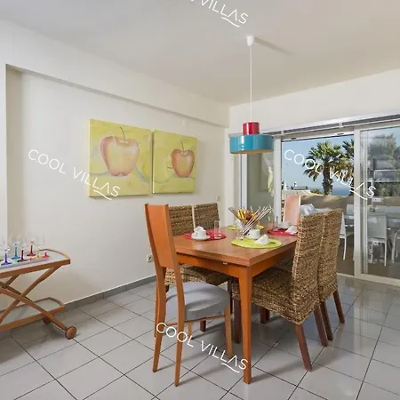 فيلة Gardenia - Sea View, Wifi, Games البوفيرا